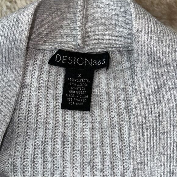 Design 365 gray cropped knit cardigan | Sz S - Picture 4 of 7